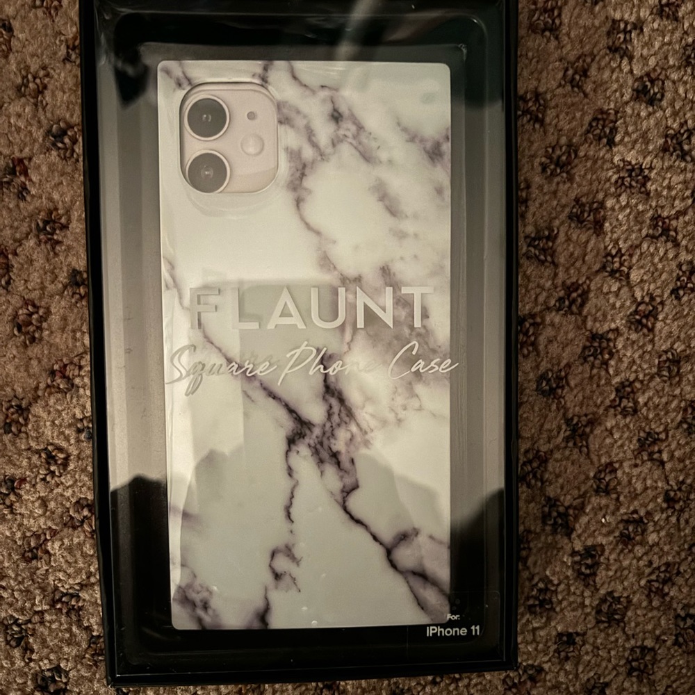 Brand new***Cell Phone case iPhone 11 - FLAUNT